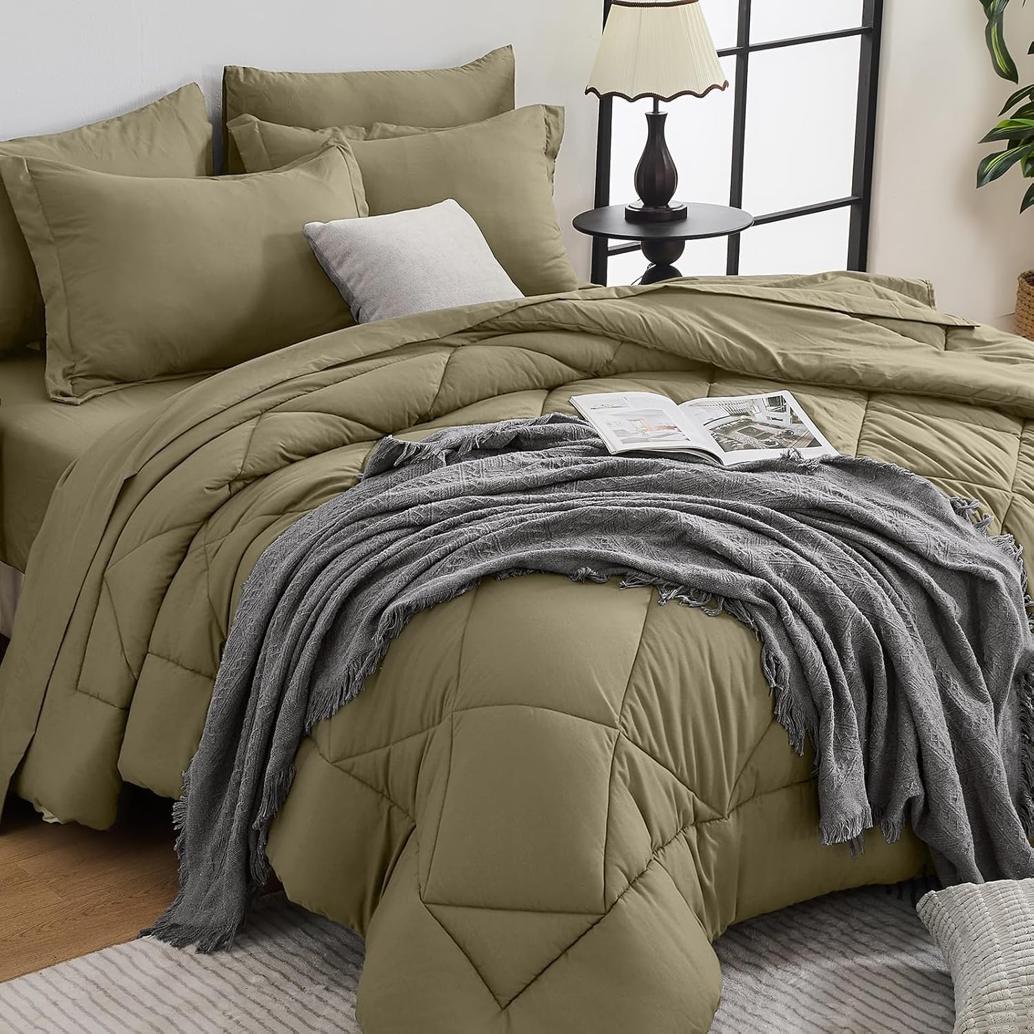 7 Pieces Queen Comforter Set