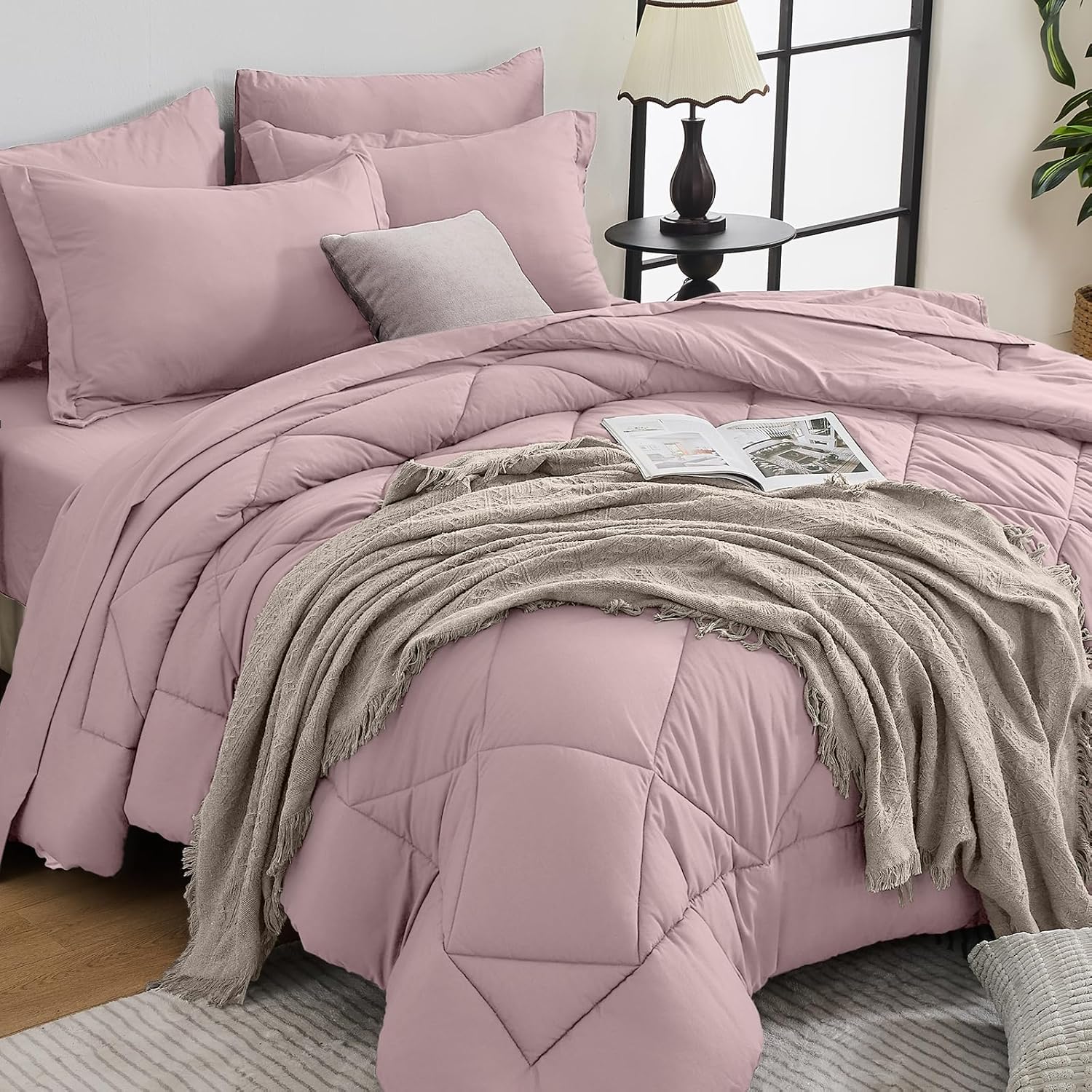 7 Pieces Queen Comforter Set